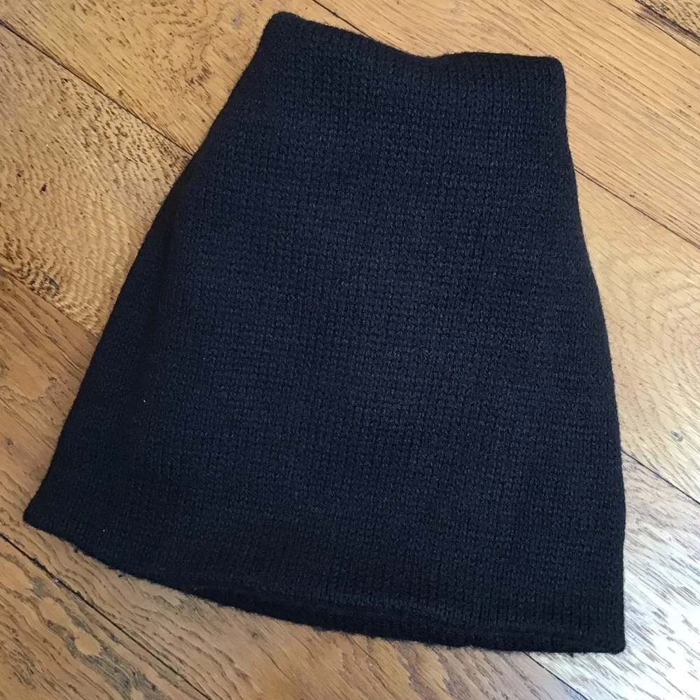 Vintage Wool Ski Hat Windproof Lined EUC Winter Beanie Snow Black Red Blue